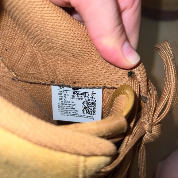 Nike Air Force 1 LV8 3 - Picture 2 of 4